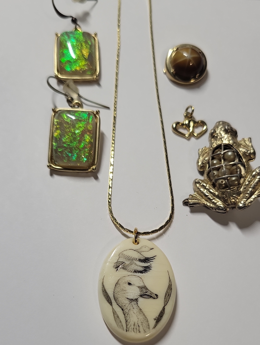 Gold Tone Chain Necklace with Duck Pendant - Unbranded